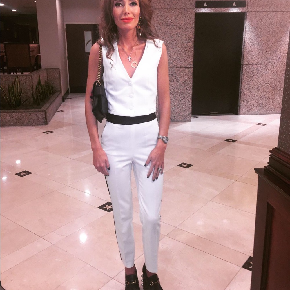 White Zara suit size 00 pants in tuxedo vest
